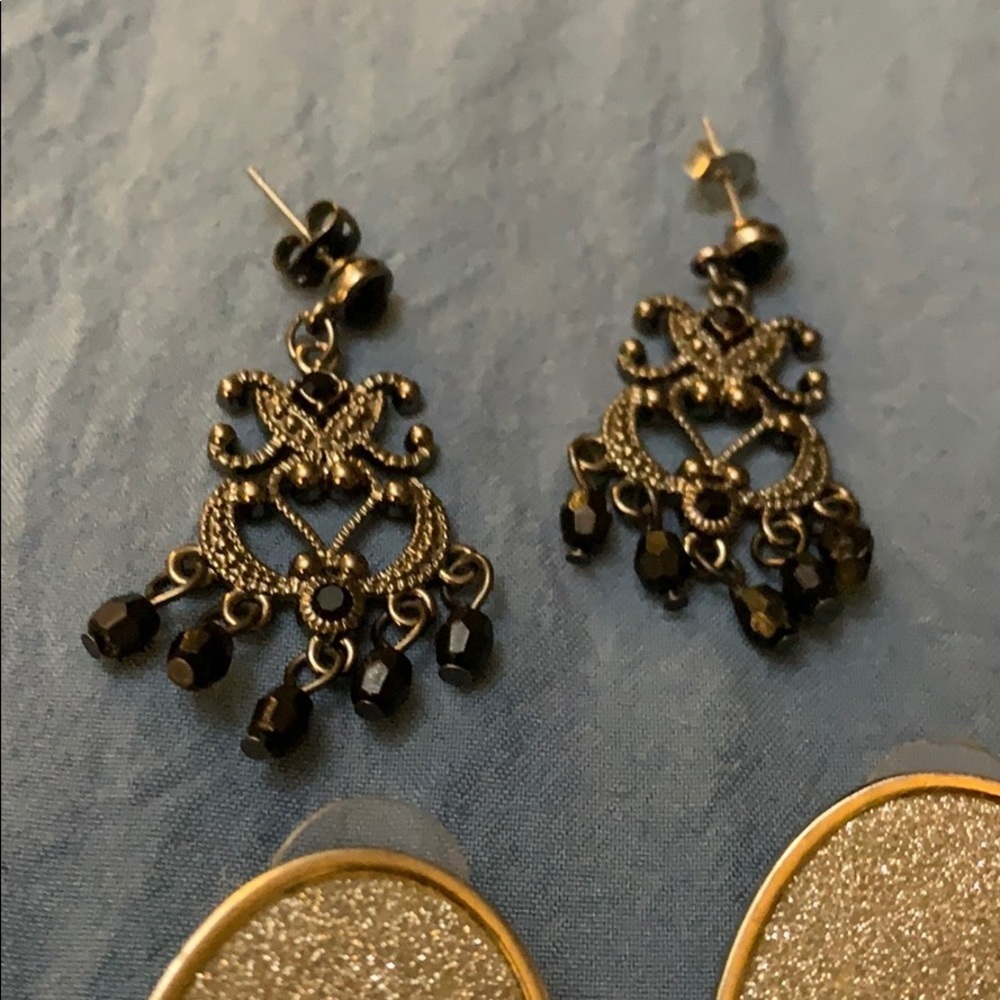 🌸 Earring Bundle 🌸 - Picture 10 of 12